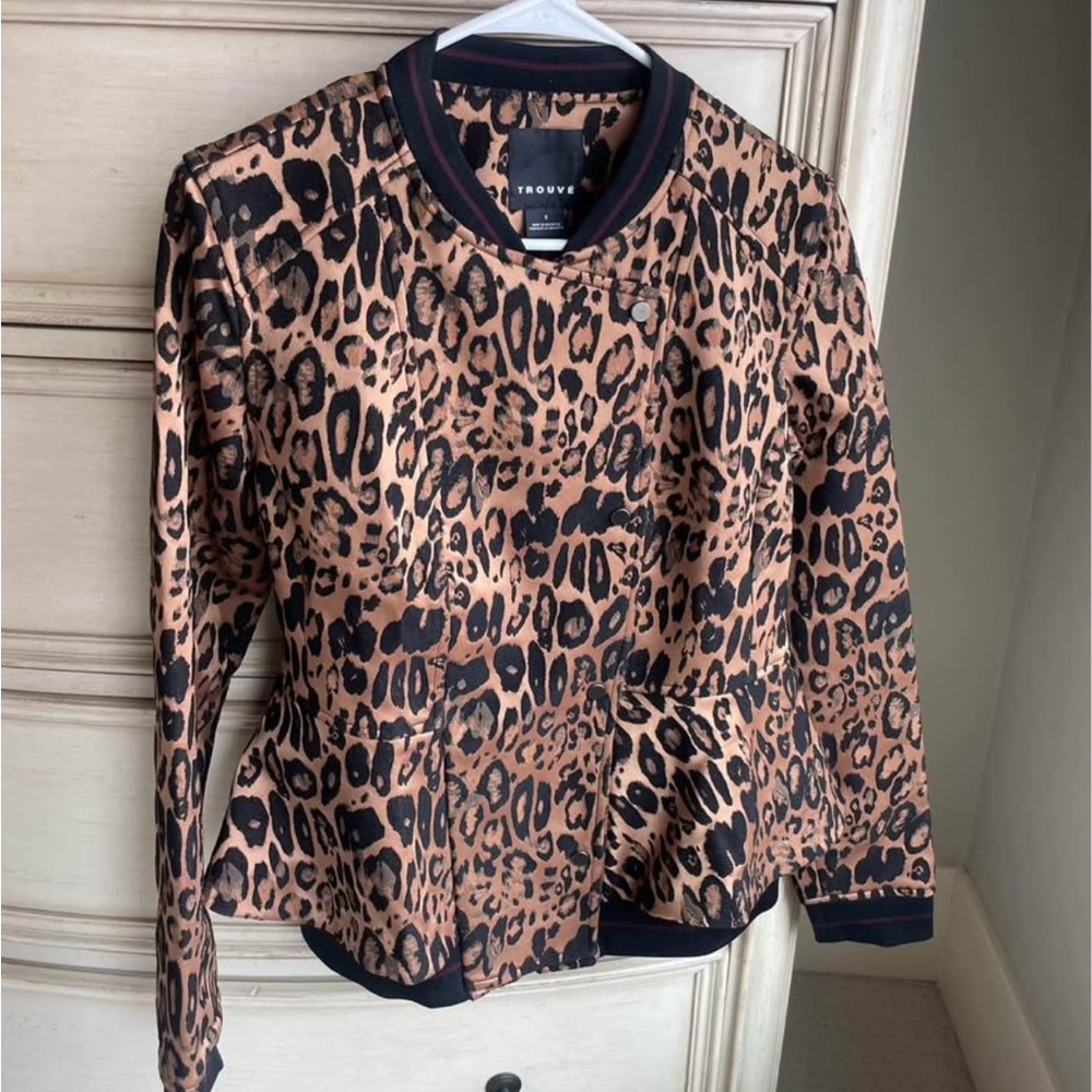 Trouve Leopard Print Crew Neck Jacket - Brown and Black
